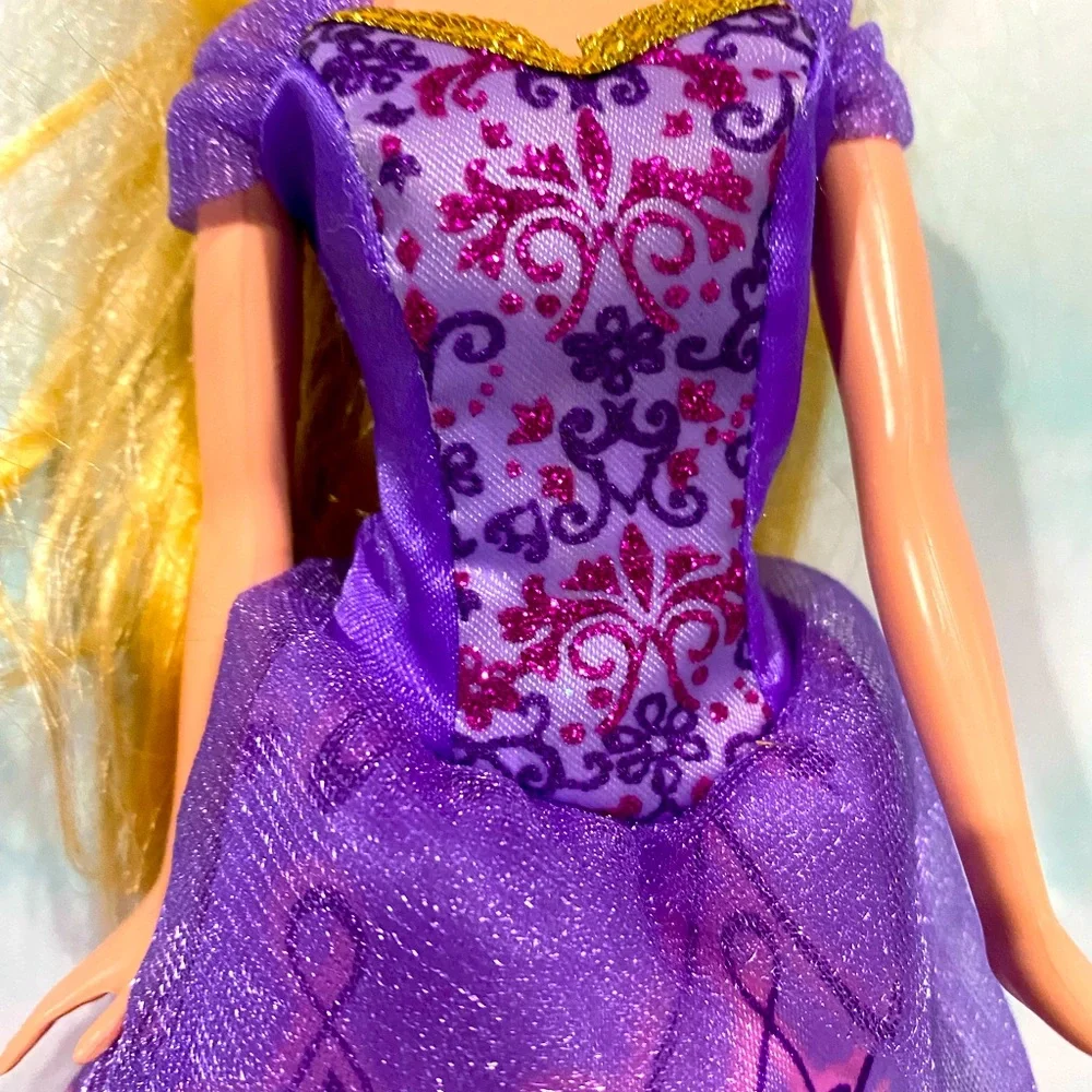 DISNEY VINTAGE 2007 COLLECTABLE RAPUNZEL DOLL by MATTEL - Picture 4 of 11